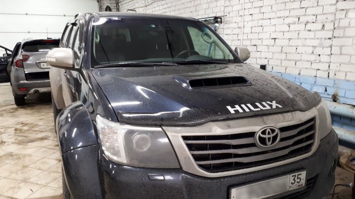 Замена стекла на Toyota Hilux