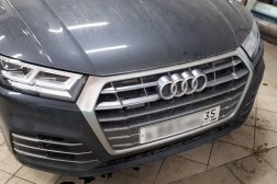 Забронировали фары Audi Q5