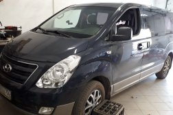 Лобовое стекло Hyundai Grand Starex