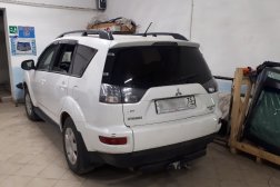 Замена стекла и тонировка Mitsubishi Outlander