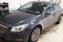 Установлено лобовое стекло Opel Insignia
