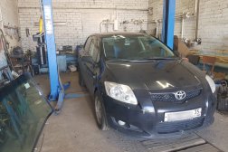 Установка стекла Toyota Auris