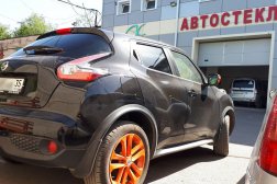 Тонировка черного Nissan Juke