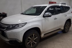 Установка стекла на Mitsubishi Pajero Sport 3