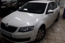 лобовое стекло на Skoda Octavia A7