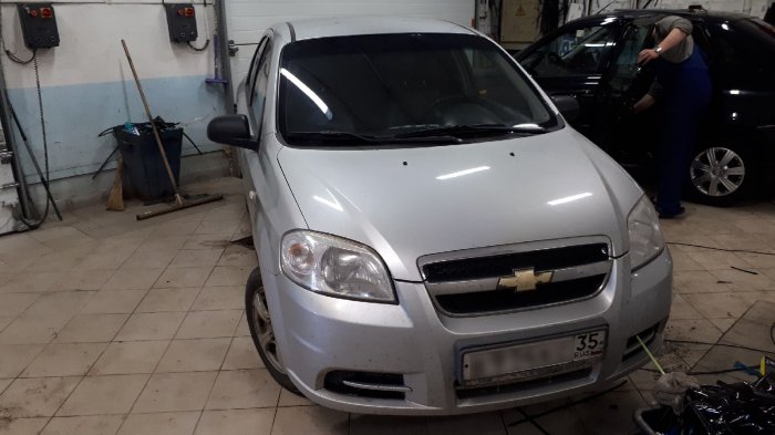 лобовое стекло на Chevrolet Aveo