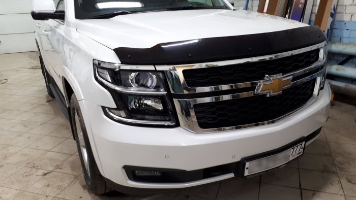 Забронировали фары и капот на новеньком внедорожнике Chevrolet Tahoe