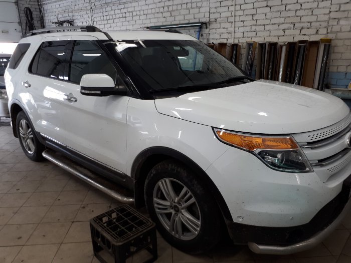 Замена лобового стекла на Ford Explorer