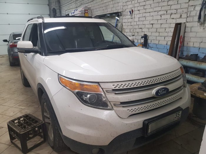 установка лобового стекла на Ford Explorer