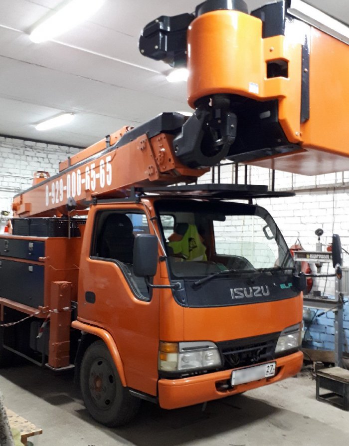 Заменили стекло на Isuzu ELF