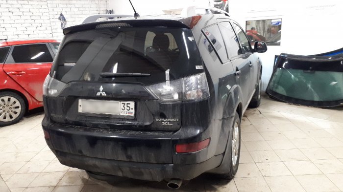 Замена и тонировака заднего стекла на Митсубиси Аутлендер
