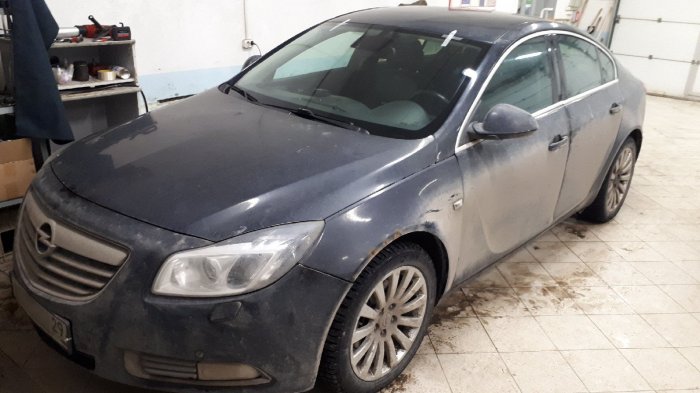 Установлено лобовое стекло Opel Insignia