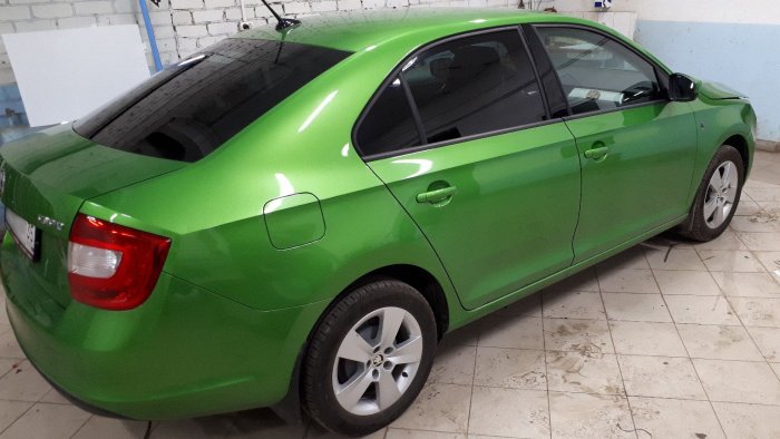 Затонировали автомобиль Skoda Rapid