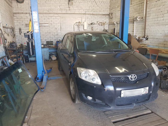 Установка стекла Toyota Auris
