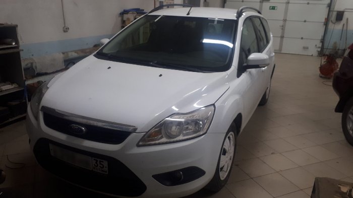 лобовое стекло на Ford Focus 2 