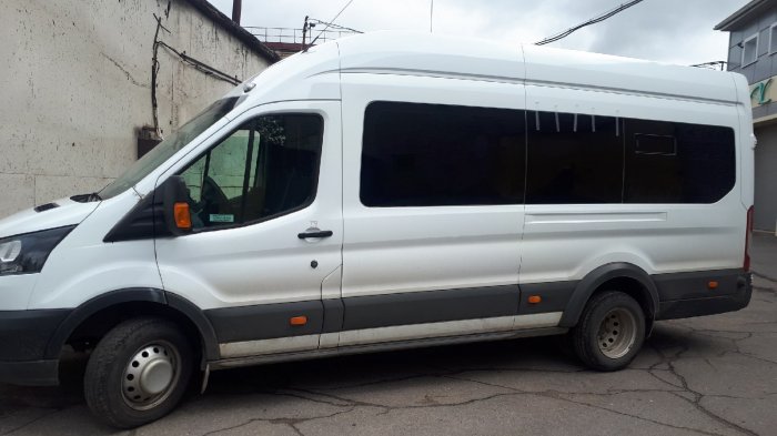 боковое стекло на Ford Transit