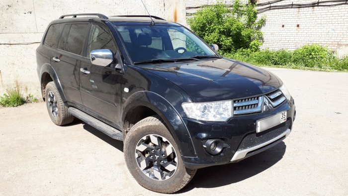 Замена стекла на Mitsubishi Pajero Sport