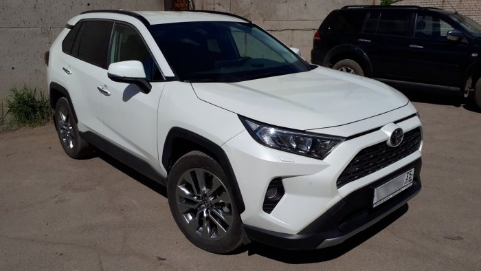 Лобовое стекло Toyota Rav4, 5 поколения